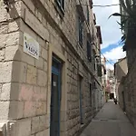 Nedo Apartment *