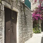 Nedo * Split